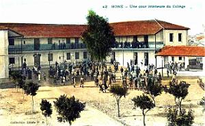 Bone - Cour du College